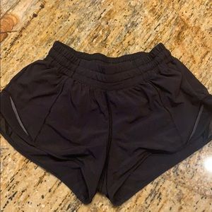 Lululemon hotty hot shorts, black size 4